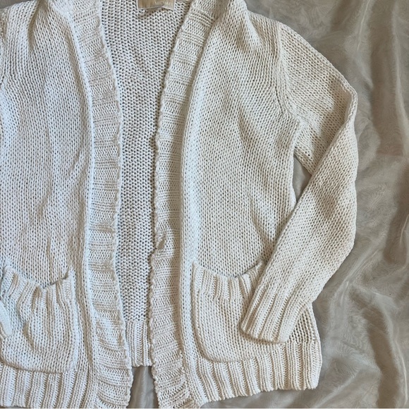 Michael MK White Cardigan - Picture 2 of 10
